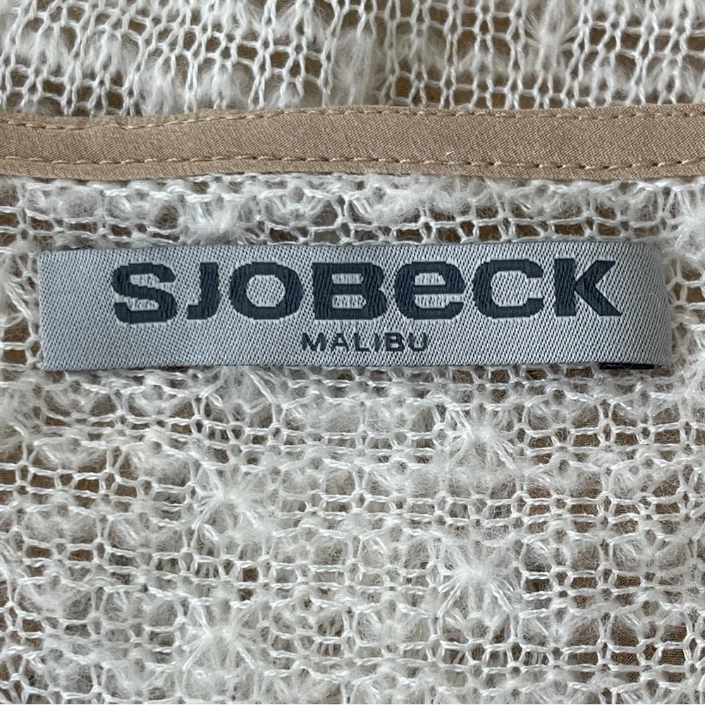 NEW Sjobeck Sand Tan AMAL Long Sleeve Keyhole Blouse with Split Back - Picture 8 of 12